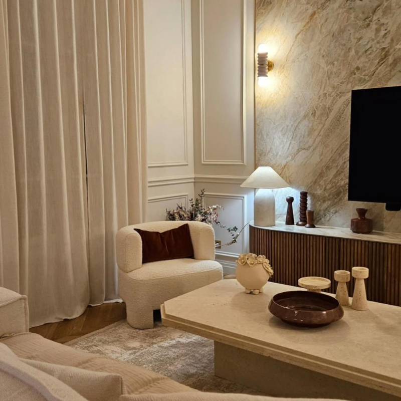 Renovation Cannes Centre avec salon lumineux et matériaux d'autres qualité 